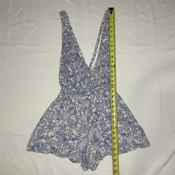 Free People Delfonic Flirty Paisley Romper Size 4 Blue Cross Back Straps Lined - Picture 10 of 12
